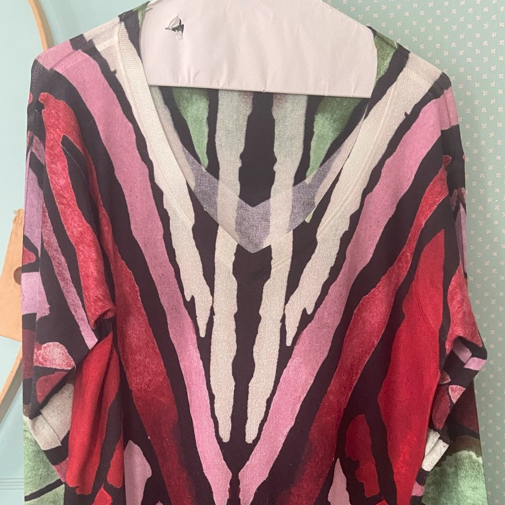 Women's multicolor knit, V-neck pullover top